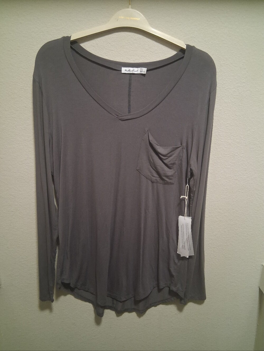 Another Love Women's Long Sleeve V-Neck Pocket Tee - Gray